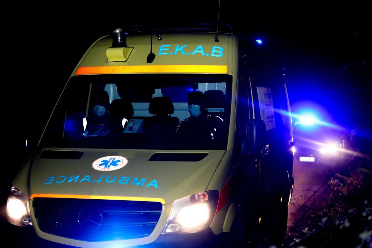 Πειραιάς: Αυτοκίνητο έπεσε στη θάλασσα στην πύλη Ε2 – Νεκρός ένας άνδρας, εγκλωβισμένοι δύο επιβαίνοντες