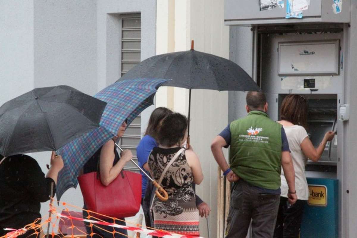 Επίδομα 400 ευρώ: Πότε θα καταβληθεί, ποιοι είναι οι δικαιούχοι