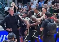 Ολυμπιακός: Οι παίκτες της Βίρτους Μπολόνια πήραν παραμάζωμα τον Μπαρτζώκα στους πανηγυρισμούς! [vid]