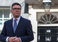 Βρετανία: Ο προϋπολογισμός Μπέρναμ προσγειώνει τις υποσχέσεις – Πού σκοντάφτει η «επανάσταση»