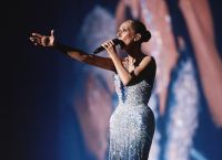 Céline Dion: Το θρυλικό Chanel φόρεμα επέστρεψε με 6.000 κρύσταλλα