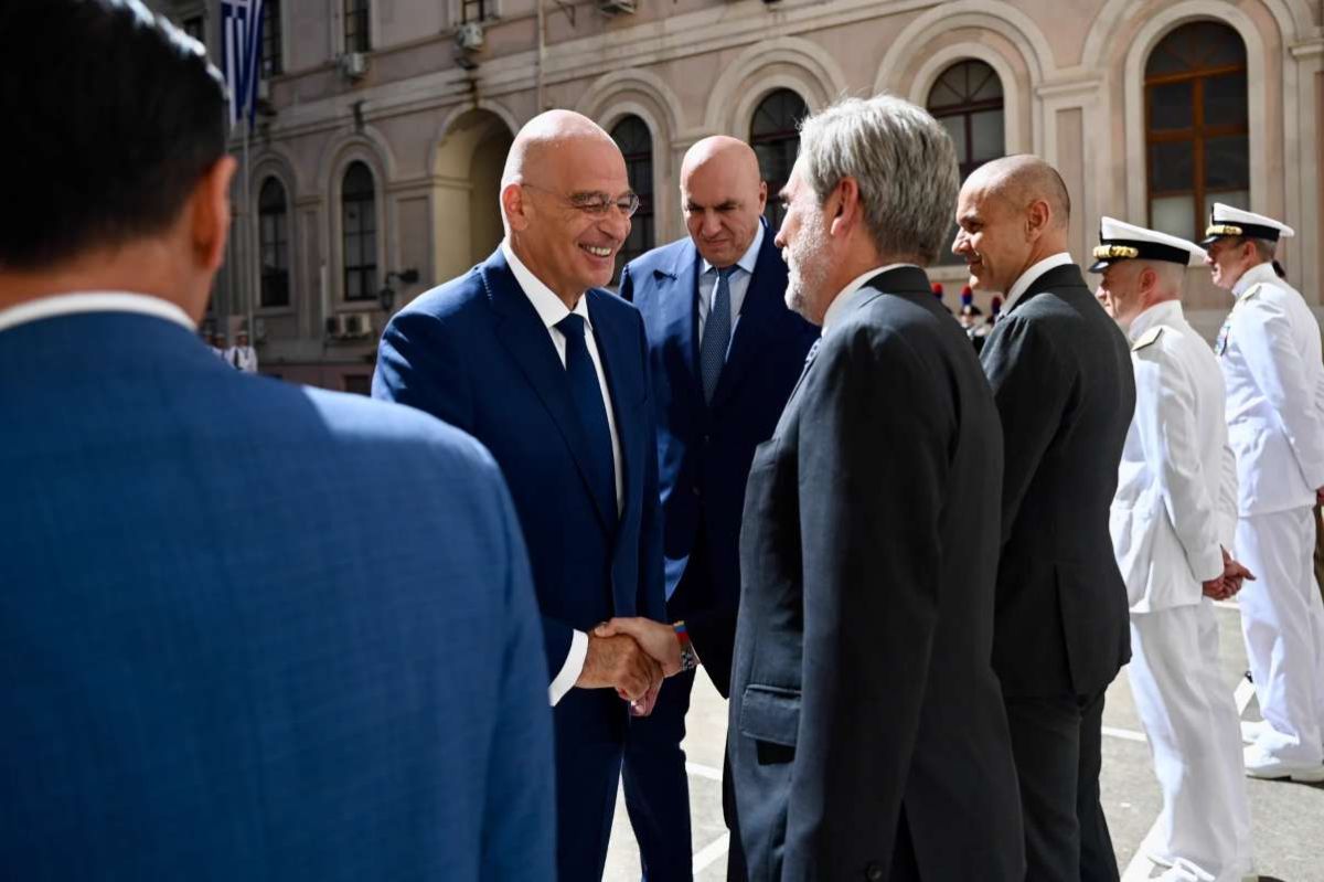 Ο Δένδιας ανοίγει deal με Ιταλία για δύο ναρκοθηρευτικά – Το κόστος, οι αναβαθμίσεις και οι εναλλακτικές