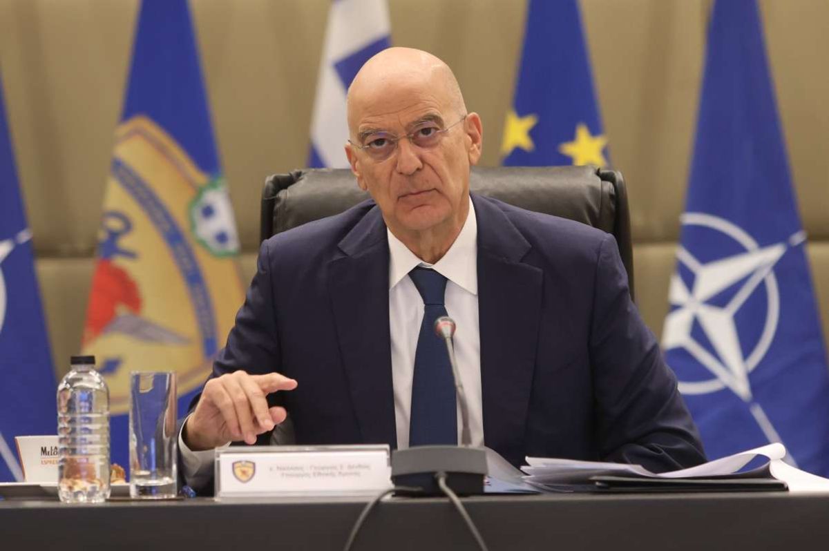 Σαρωτικές αλλαγές στις Ένοπλες Δυνάμεις:Συγχωνεύσεις στρατοπέδων,εξοικονόμηση 500 εκατ.ευρώ και νέες αυξήσεις