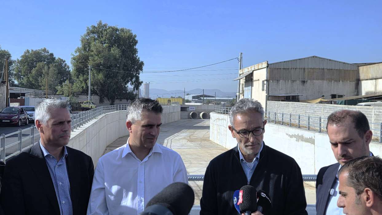 AKTOR: Αντιπλημμυρική ασπίδα 10,3 εκατ. ευρώ στο Θριάσιο – Τέσσερις νέες γέφυρες και θωράκιση 7,5 χλμ.