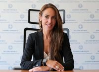 Δόμνα Μιχαηλίδου: «Ούτε 1 ευρώ για τις αφίσες»–36.000 ευρώ για ανακαινίσεις,3.300 αιτήσεις μετεγκατάστασης