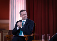 Δούκας: «40.000 κλειστές κατοικίες στην Αθήνα» – «Ακριβώς» στην αιχμή για συμφέροντα και υψηλά ενοίκια