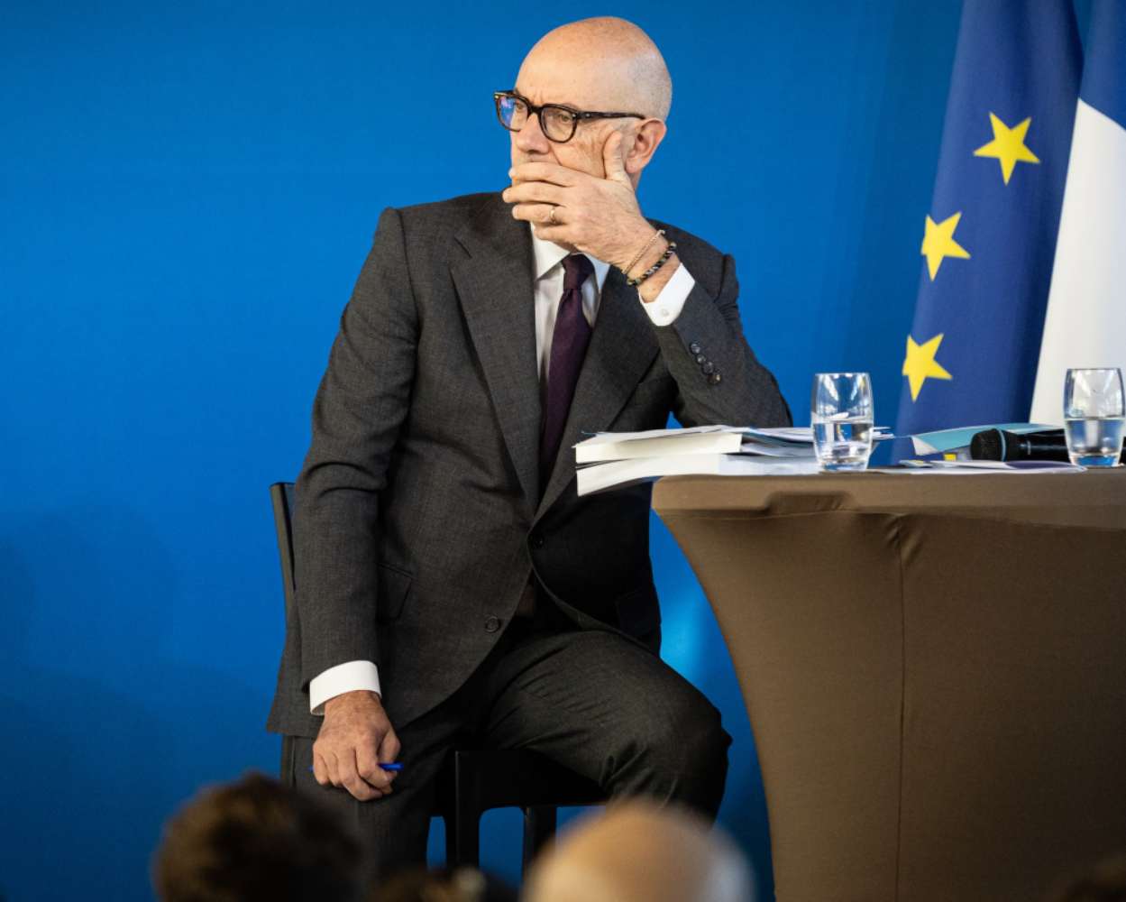 Brexit: Η Γαλλία καλεί τη Βρετανία πίσω στην ΕΕ – Το μεγάλο άνοιγμα στον Μπέρναμ και η αντίδραση Φάρατζ