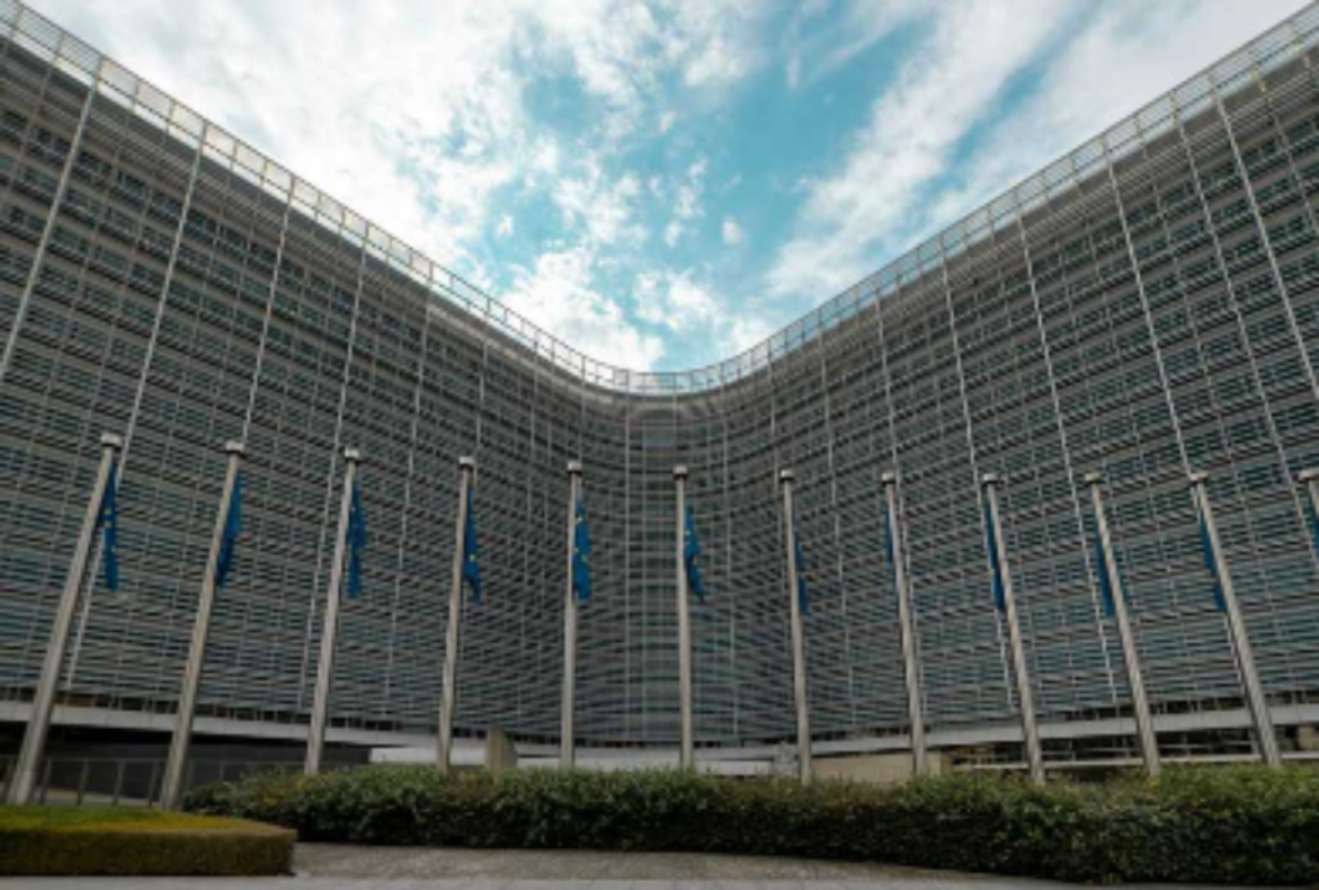Ευρώπη: 150 δισ. για επανεξοπλισμό — αλλά ποιος χτίζει πραγματικά κοινή άμυνα;