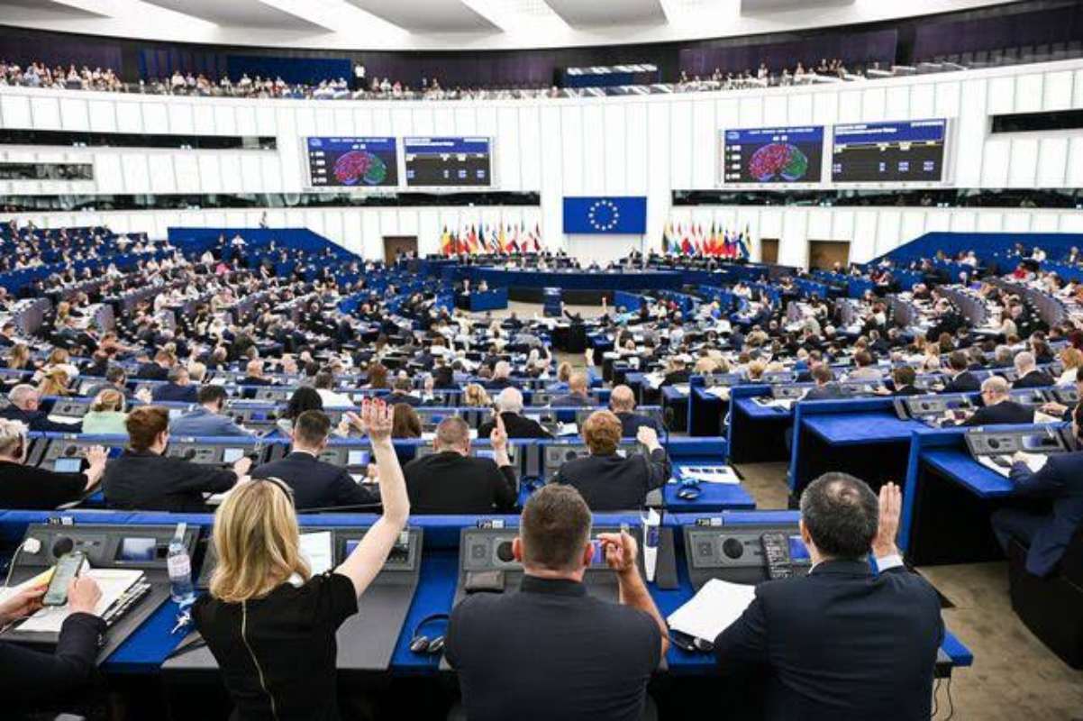 Η Ευρώπη σκληραίνει στο μεταναστευτικό: Νέοι κανόνες επιστροφών και σχέδιο για μαζικές αφίξεις