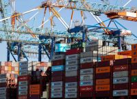 Φρένο στις μεγάλες εξαγορές: Από $1,7 τρισ. στα $986 δισ. – Επιτόκια, Ιράν και ΤΝ παγώνουν τις συμφωνίες