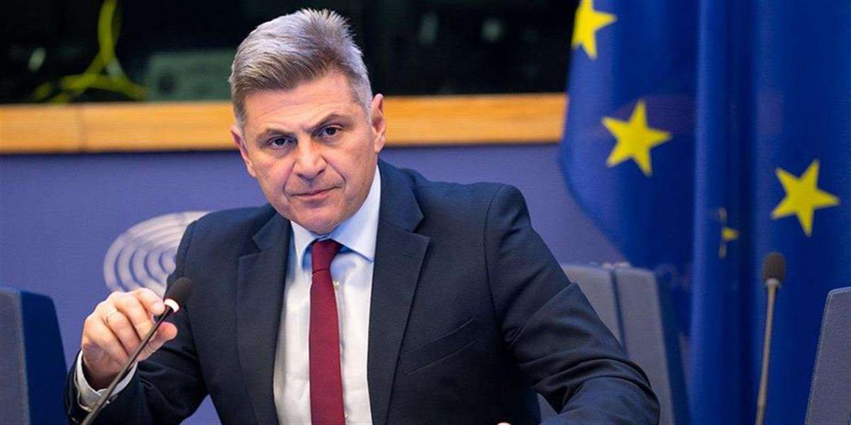 Φαραντούρης: «Γαλάζιοι λαγοκέφαλοι» στα 52 εκατ. της αλιείας – Καταγγελίες για ευρωπαϊκά κονδύλια