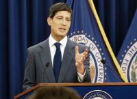 Fed: Πάγωσε τα επιτόκια, αλλά ετοιμάζει νέα έκπληξη – Οι δύο ψήφοι που ανησυχούν τη Wall Street