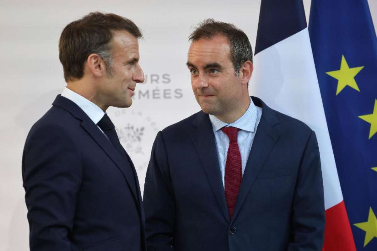 Γαλλία σε κρίση: Σκληρή γραμμή Μακρόν–Λεκορνί και επίθεση Βανς για το μεταναστευτικό