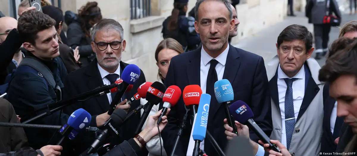 Γαλλία: Οι Σοσιαλιστές ποντάρουν όλα τα χαρτιά τους στον Γκλυκσμάν – Το πολιτικό στοίχημα την επόμενη μέρα