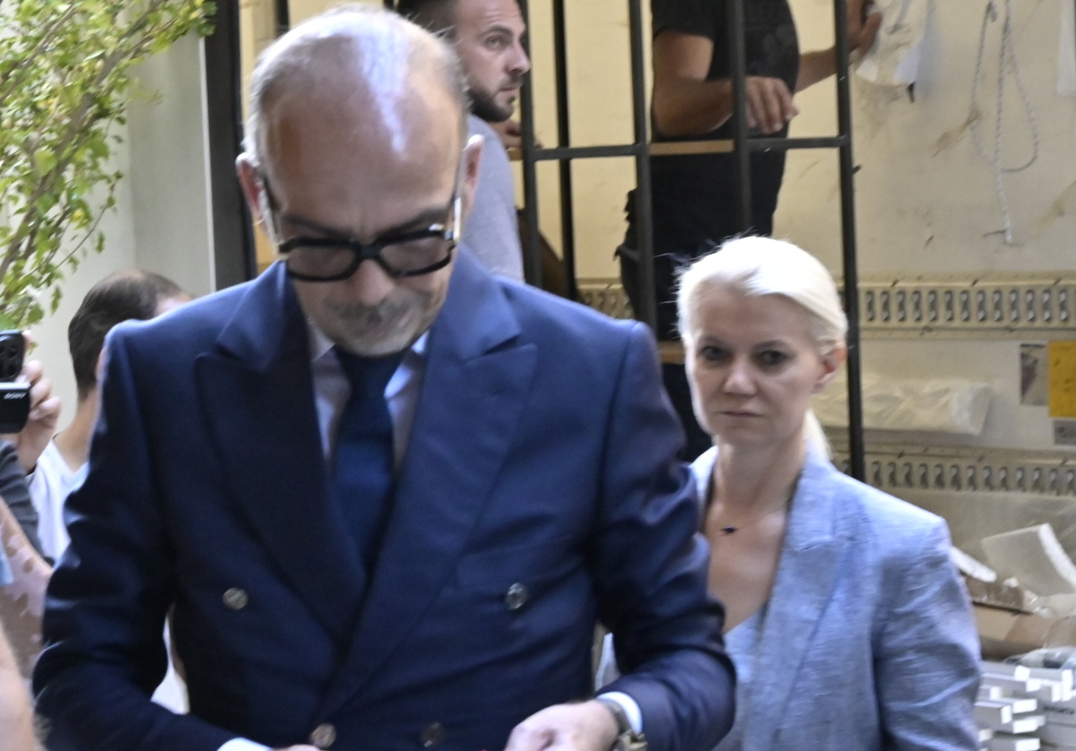 Θάνατος Μαζωνάκη: Σβησμένα μηνύματα και αναζητήσεις στην AI στο κινητό της γιατρού