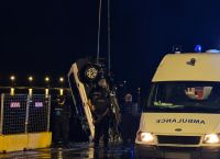 Πειραιάς: Πώς το ΙΧ έπεσε στη θάλασσα – Τρεις νεκροί