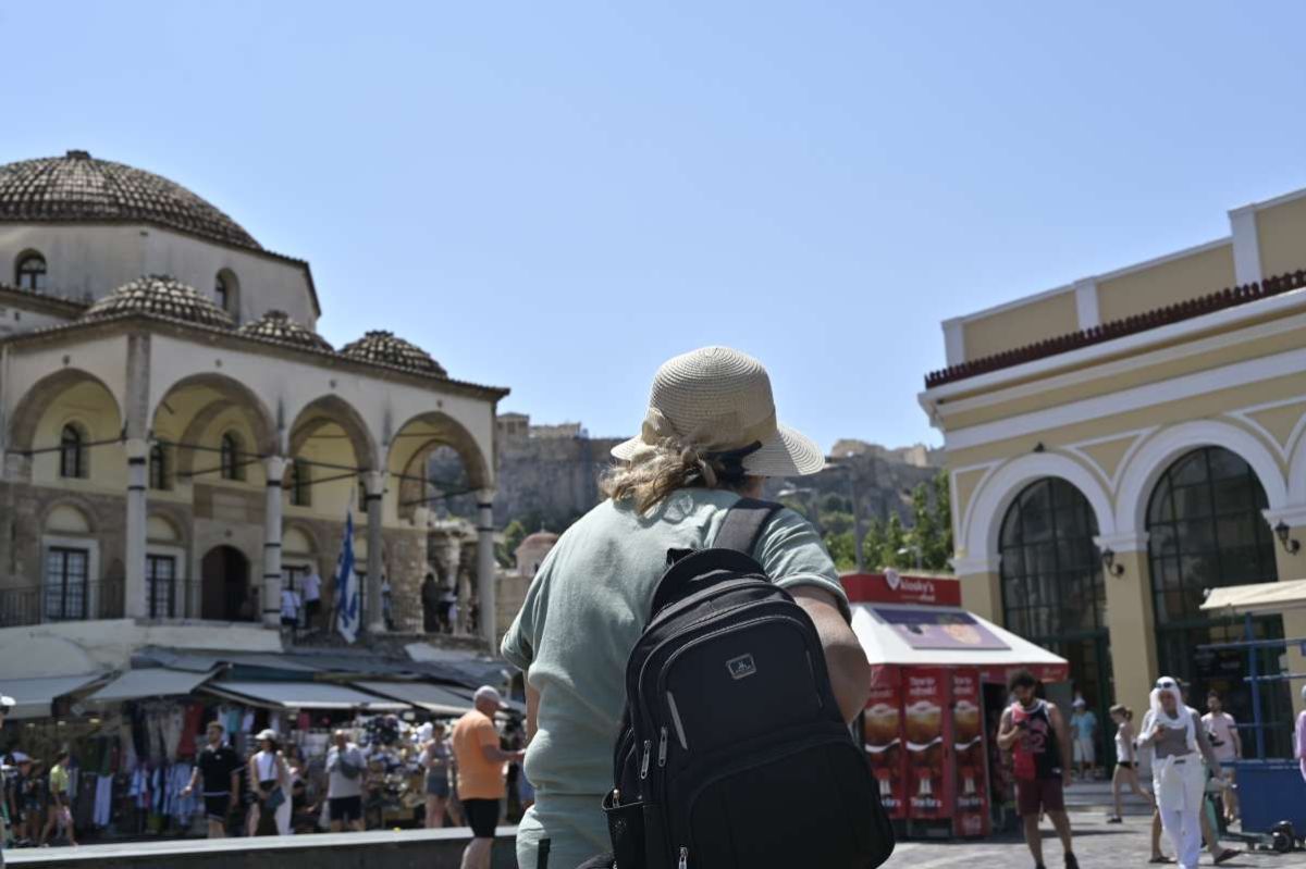 Καιρός: Σταματούν οι βροχές και ανεβαίνει η θερμοκρασία – Πού θα επιμείνουν οι νεφώσεις