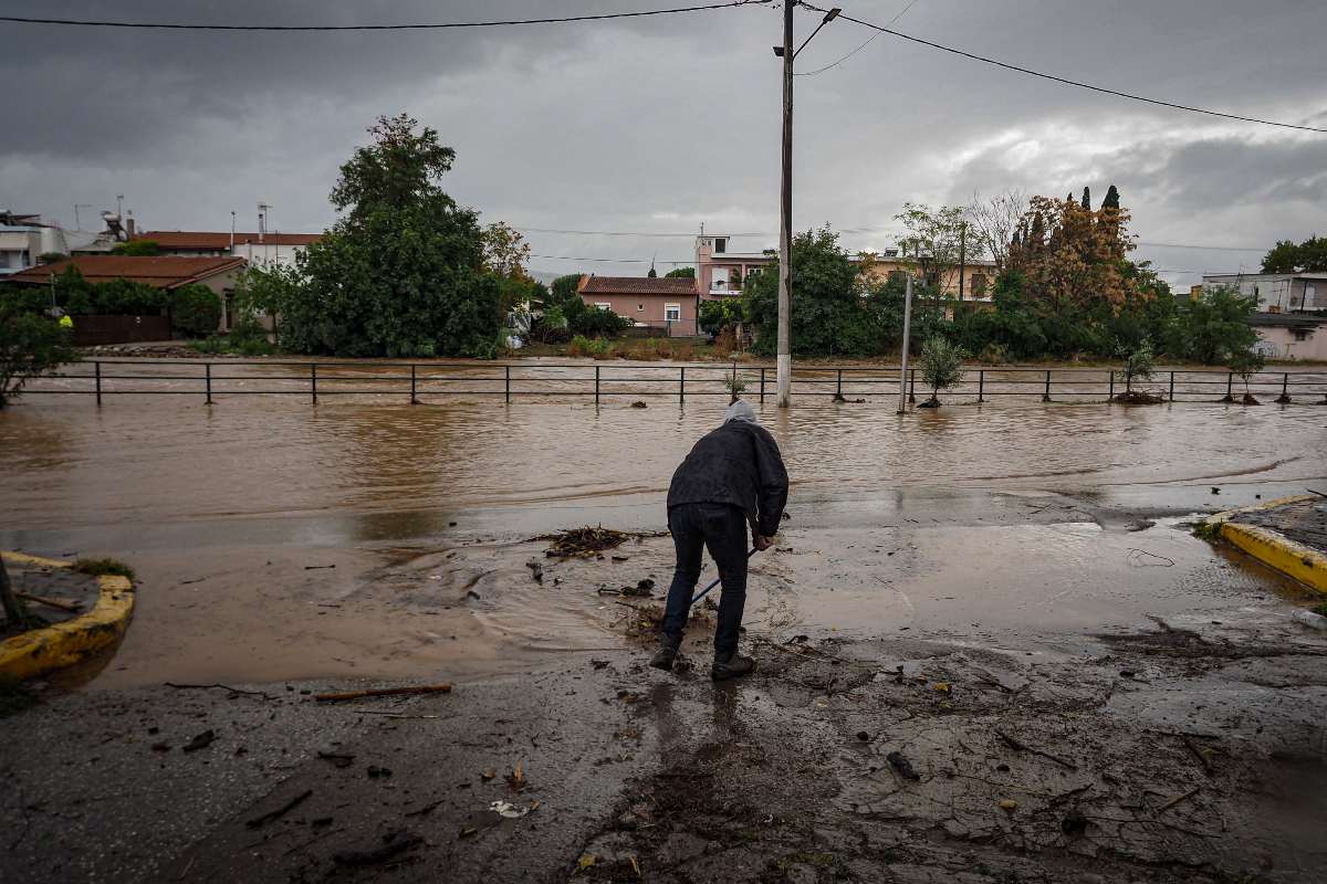 Κακοκαιρία: 58 κλήσεις στην Πυροσβεστική σε Αττική και Εύβοια