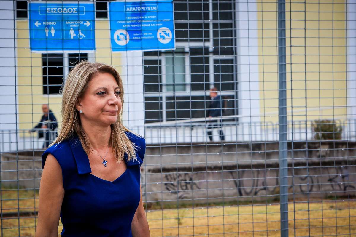 Καρυστιανού: Ποιος της έκλεισε τον δρόμο για το στεφάνι; Η καταγγελία και η απάντηση για την εξέδρα