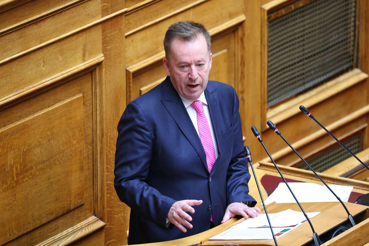 Κόκκαλης: «Η κυβέρνηση δεν μπορεί να βοηθήσει την κοινωνία» – Σύγκρουση για Καρτερό και 120 δόσεις