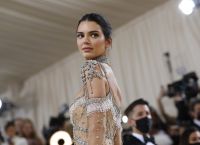 Kylie Jenner: Το Fantasy Bra των $50 εκατ. που δίχασε το κοινό