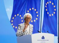 Λαγκάρντ: Η «κυρία του ευρώ» φεύγει με μια τελευταία πολιτική κίνηση