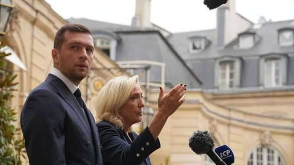 Λεπέν βάζει «ασπίδα» στον Μπαρντελά: «Τον εμπιστεύομαι απόλυτα» – Η θύελλα που χτυπά το RN