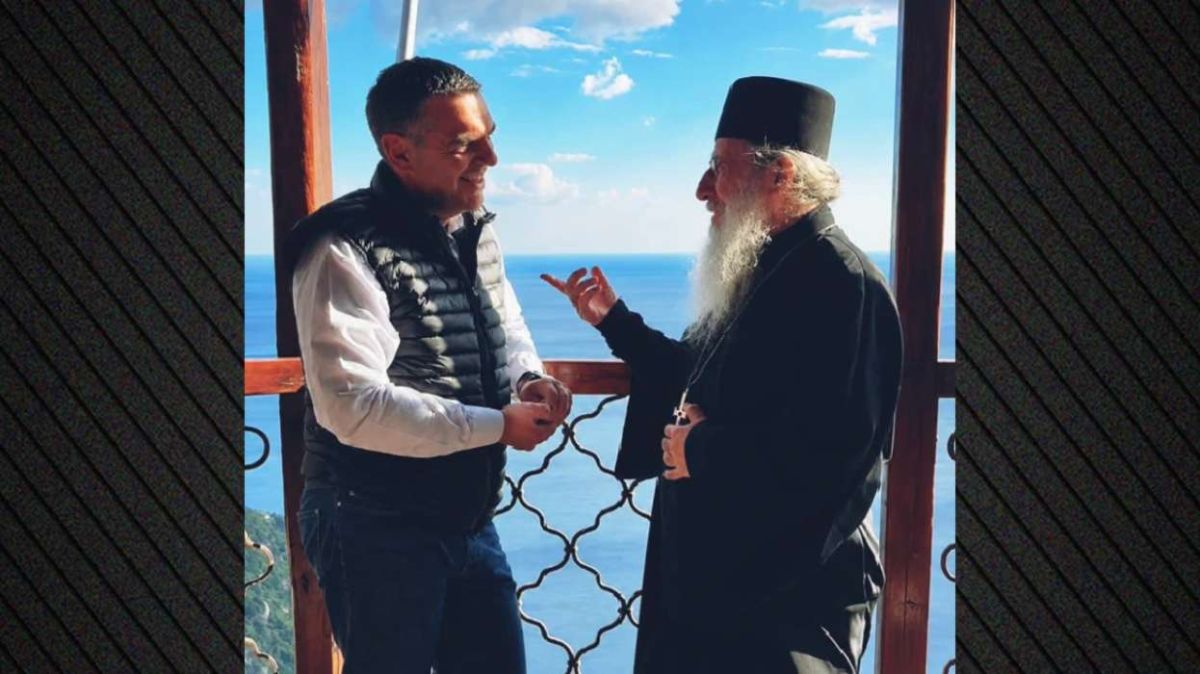Τσίπρας στο Άγιο Όρος,άναψαν τα αίματα:«Ψέλνεις στη Σιμωνόπετρα,ακούγεται στον Άδη»–Πολάκης:«Ντροπή & αίσχος»