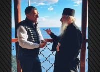 Τσίπρας στο Άγιο Όρος,άναψαν τα αίματα:«Ψέλνεις στη Σιμωνόπετρα,ακούγεται στον Άδη»–Πολάκης:«Ντροπή & αίσχος»