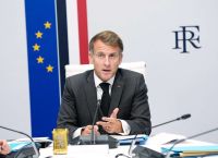 Μακρόν: «Μπλόκο» στις διαδηλώσεις στη Γαλλία – 2.500 συλλήψεις και φόβοι για νέα έκρηξη οργής