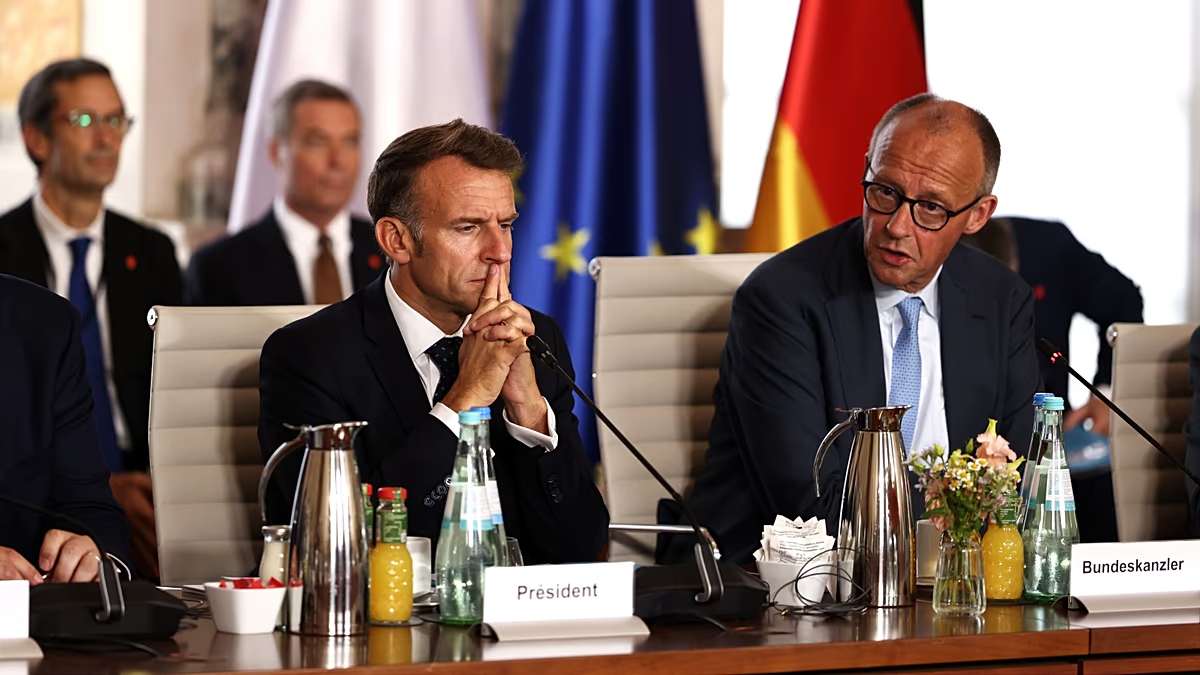Ξανά αιφνιδιασμένη από τον Τραμπ, η Ευρώπη ενισχύει τη στήριξη στην Ουκρανία