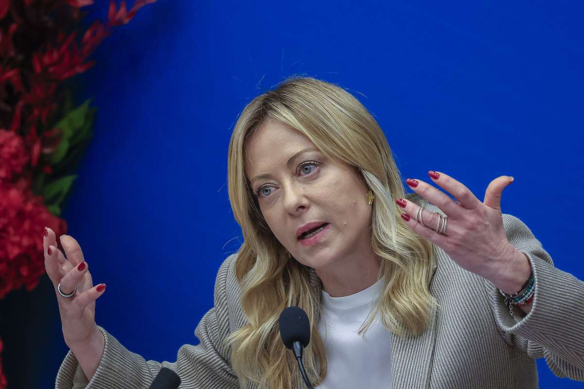 Μελόνι: «Ή με στηρίζετε ή πάμε σε κρίση» – Μυστική ψηφοφορία-θρίλερ για την κυβέρνηση στην Ιταλία