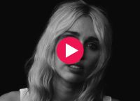 Miley Cyrus: Συγκινεί με το νέο ασπρόμαυρο video clip «Orbit»