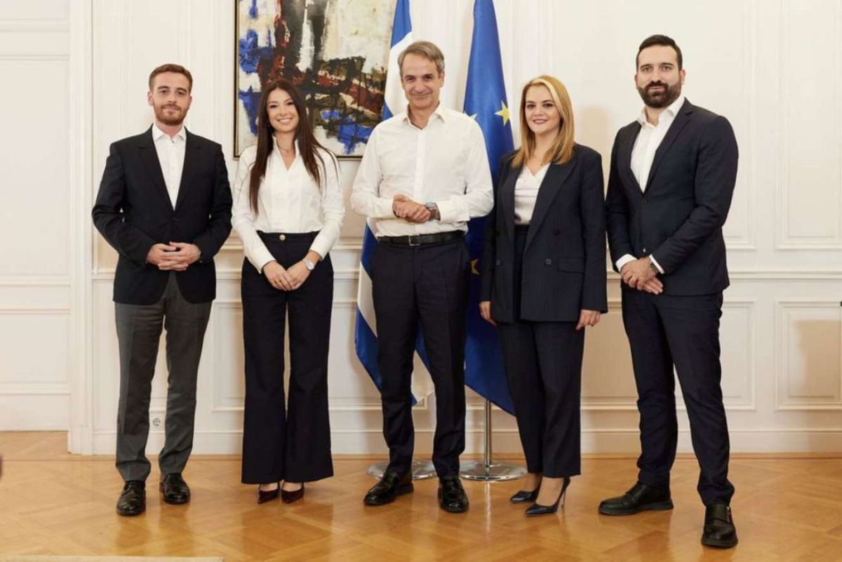 ΝΔ: Ανακοινώθηκαν τέσσερις νέοι αναπληρωτές εκπρόσωποι Τύπου – Ποιοι είναι και τα βιογραφικά τους