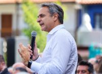 Μητσοτάκης από Αρναία: «Δεν θα μοιράσω λεφτά πριν από τις κάλπες»–Αυτοδυναμία,αυξήσεις στο επίδομα θέρμανσης