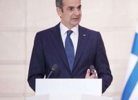Πολιτική φωτιά για καύσιμα και χρέη: Ο Μητσοτάκης εξαγγέλλει ανάσα, η αντιπολίτευση ανοίγει μέτωπο