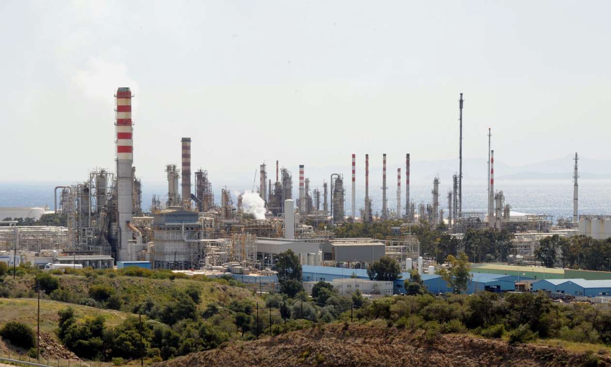 Έκρηξη στις εγκαταστάσεις της Motor Oil στους Αγίους Θεοδώρους- Δύο σοβαρά τραυματίες