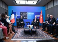 Διπλό παιχνίδι Ερντογάν με το καλώδιο:Ζητά «συντονισμό» από Αθήνα και υπογράφει αμυντικό σύμφωνο με το Παρίσι