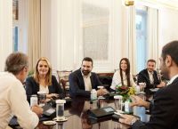 Ανασχηματισμός στην επικοινωνιακή ομάδα της ΝΔ: Τα τέσσερα νέα πρόσωπα που επέλεξε ο Μητσοτάκης – Ποιοι είναι