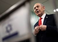 Ισραήλ: Πρώτος ο Νετανιάχου, μπροστά ο Άιζενκοτ – Οι 17–18 αραβικές έδρες κρίνουν το θρίλερ