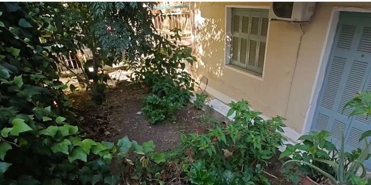 Παγκράτι: “Μαζεύτηκαν 7 νεαροί στο υπόγειο, πέσανε δύο πυροβολισμοί κι άρχισαν να τρέχουν” – Τι λένε ένοικοι