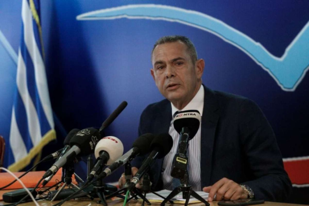 ΠΑΣΟΚ σε πόλεμο με Τσίπρα και Καμμένο: «Ακροδεξιοί και λαϊκιστές χτυπούν τον Ανδρουλάκη»