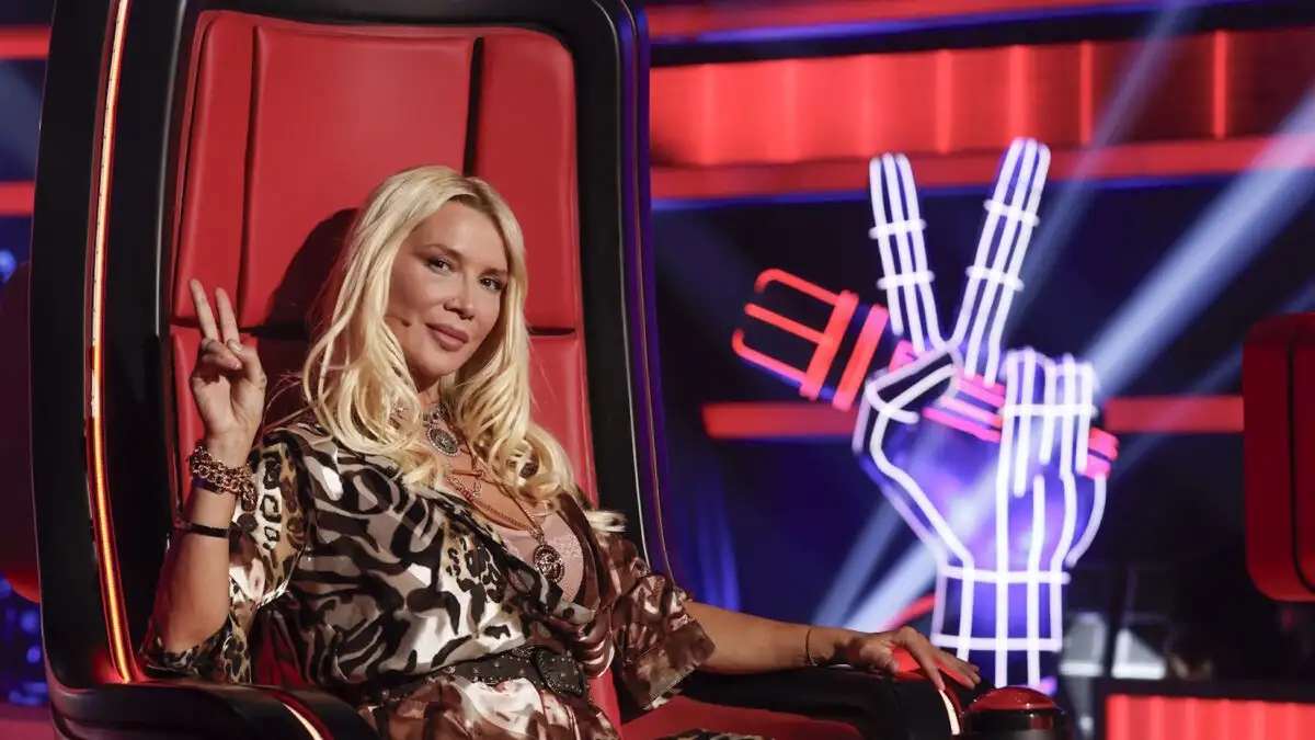 Πάολα: Η εντυπωσιακή είσοδος στο «The Voice», το φιλί στην Παπαρίζου και ο χορός [vid]
