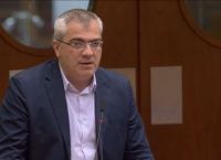 Παπαδάκης: «Κοροϊδία οι 120 δόσεις» – ΚΚΕ για καύσιμα: Κόψτε ΕΦΚ, βάλτε πλαφόν