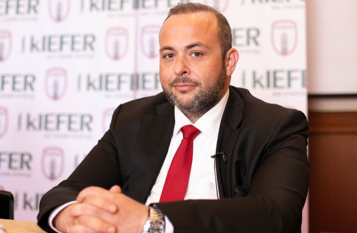 KIEFER: Από τη Μεγαλόπολη στη Γερμανία – Το ελληνικό στοίχημα των 175 εκατ. στην Τεχνητή Νοημοσύνη