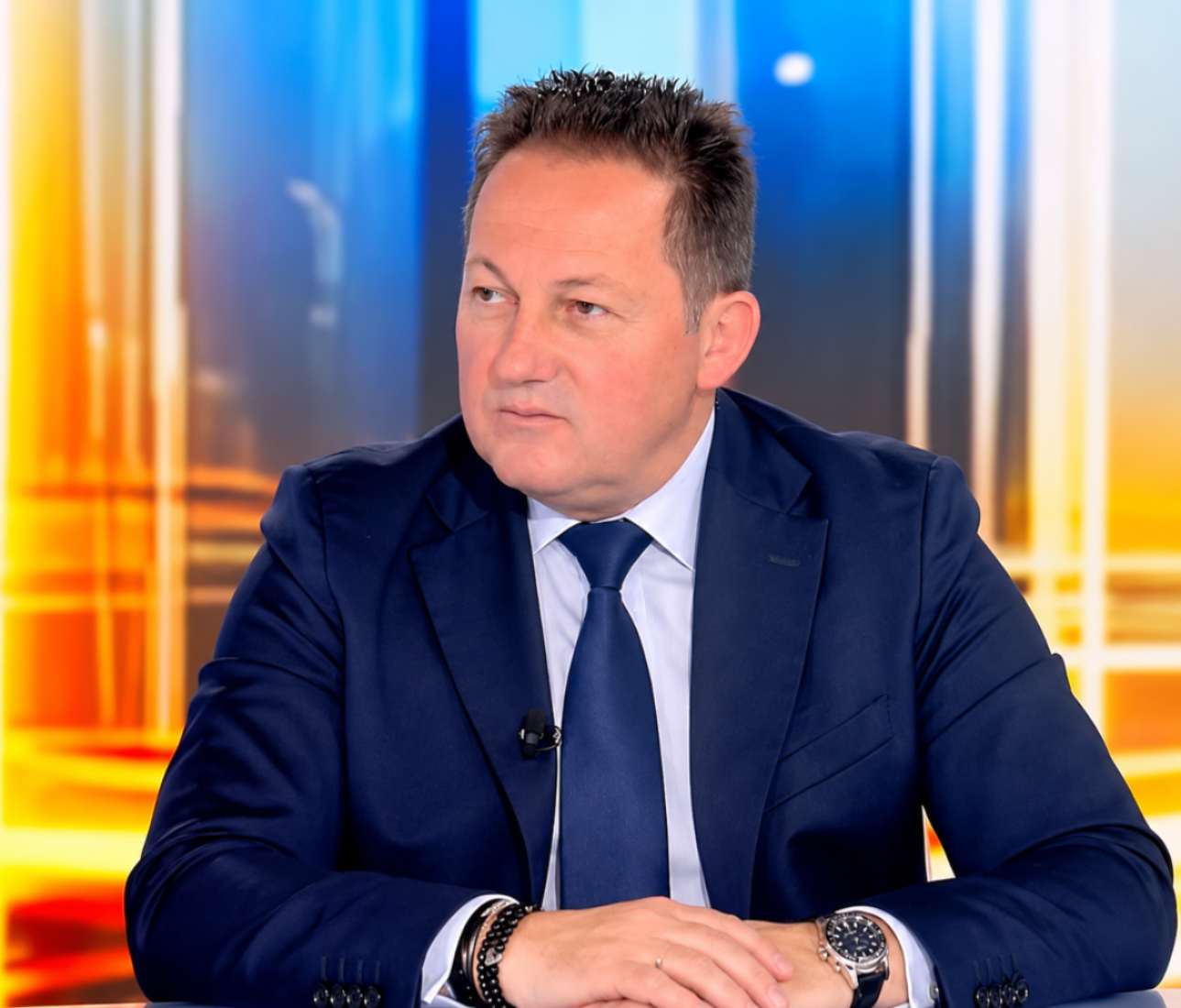 Ο Πέτσας «κόβει» τη συζήτηση περί υποχώρησης στην Κάσο: «Όχι αυτή η κυβέρνηση – καμία κυβέρνηση»