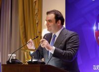 Πιερρακάκης: Το στοίχημα των 10 τρισ. ευρώ — Κάλεσμα στους Βρετανούς μετά τις επενδύσεις των 5,3 δισ.