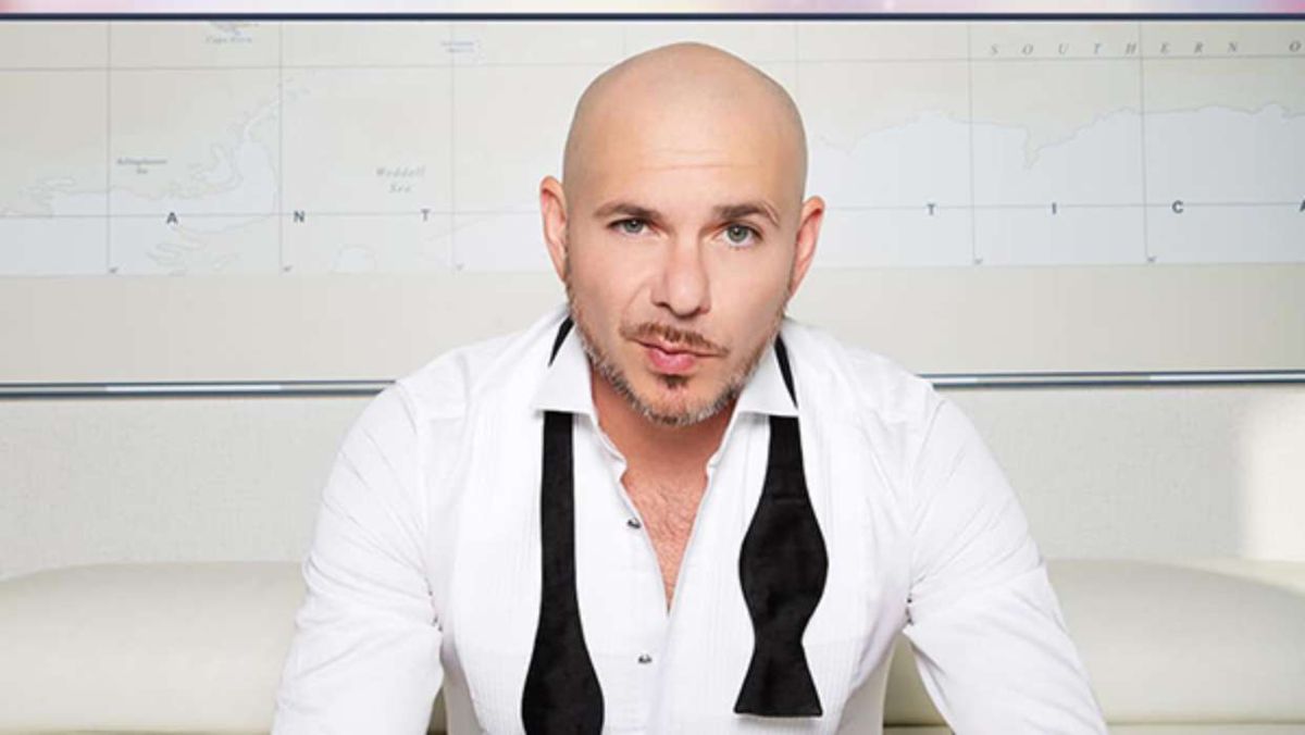 Pitbull: «Είχα ερεθιστεί όταν η Τζένιφερ Λόπεζ τρίφτηκε πάνω μου στη σκηνή – Δεν το είχαμε προβάρει»