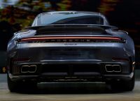 Porsche λέει «όχι» στον Τραμπ: Η Audi επενδύει 4 δισ. στις ΗΠΑ, αλλά η Στουτγάρδη δεν υποχωρεί