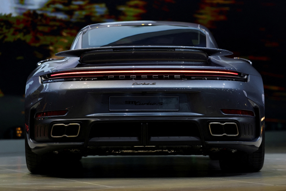 Porsche λέει «όχι» στον Τραμπ: Η Audi επενδύει 4 δισ. στις ΗΠΑ, αλλά η Στουτγάρδη δεν υποχωρεί